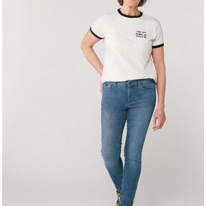 Kuhl size 8 Skinny Jeans in Denim Blue